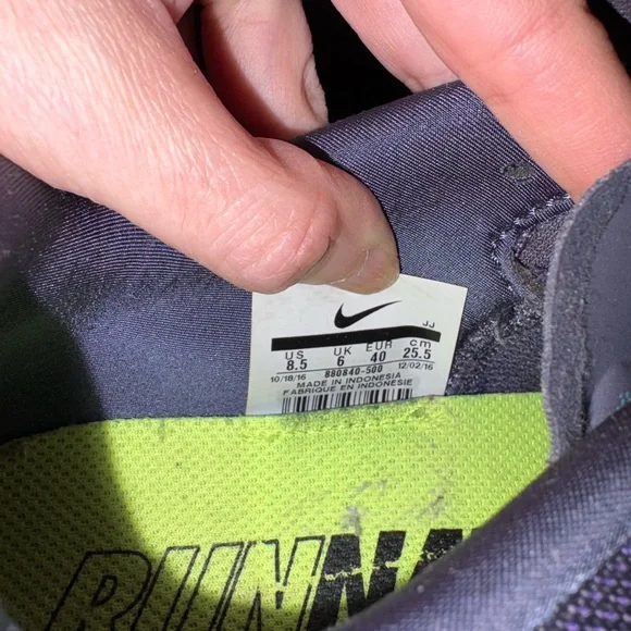 Nike Women's Purple Mesh Running Sneakers with White Swoosh - Picture 5 of 5